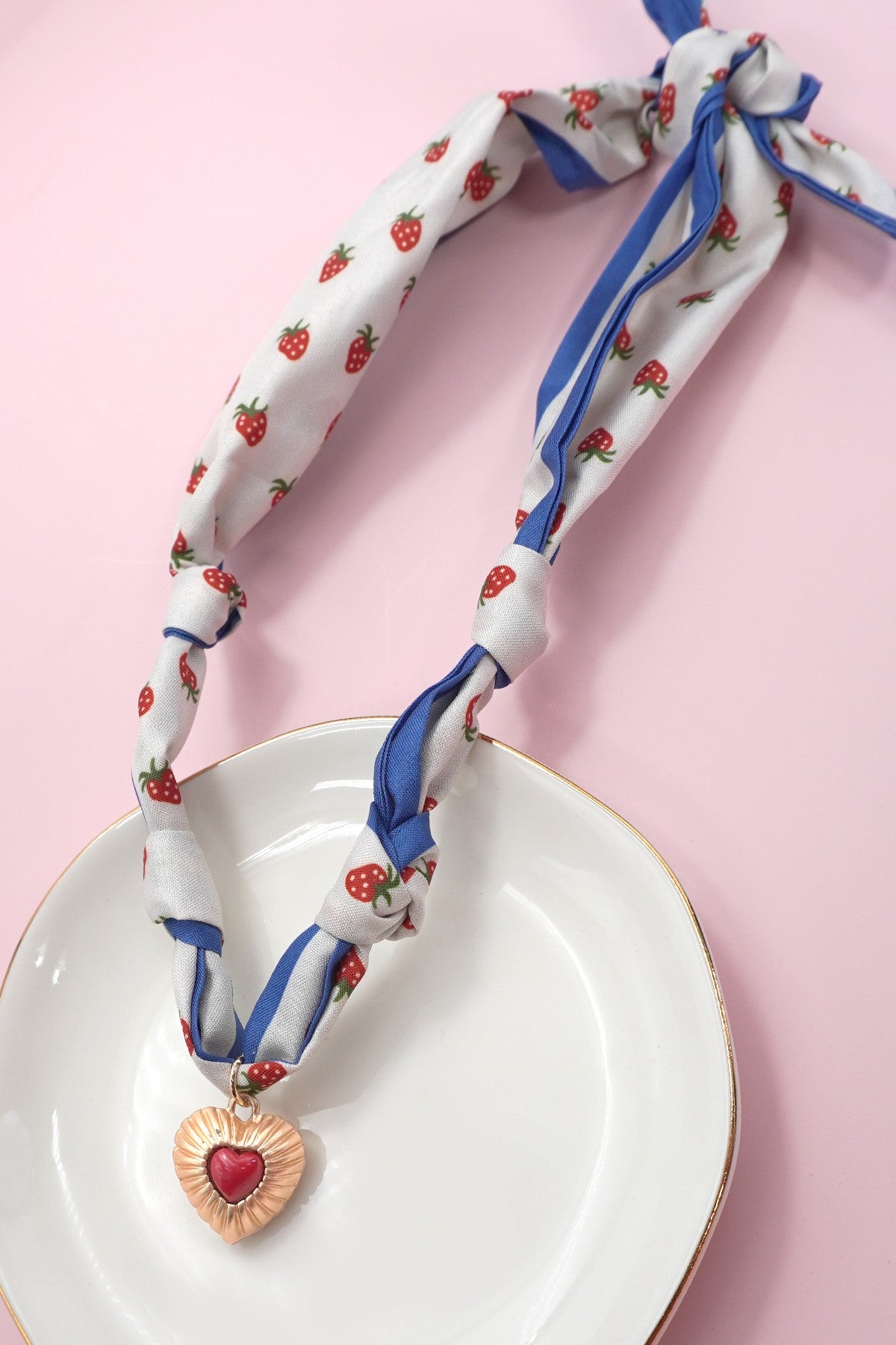 Beautiful Scarf Necklaces With Pendant