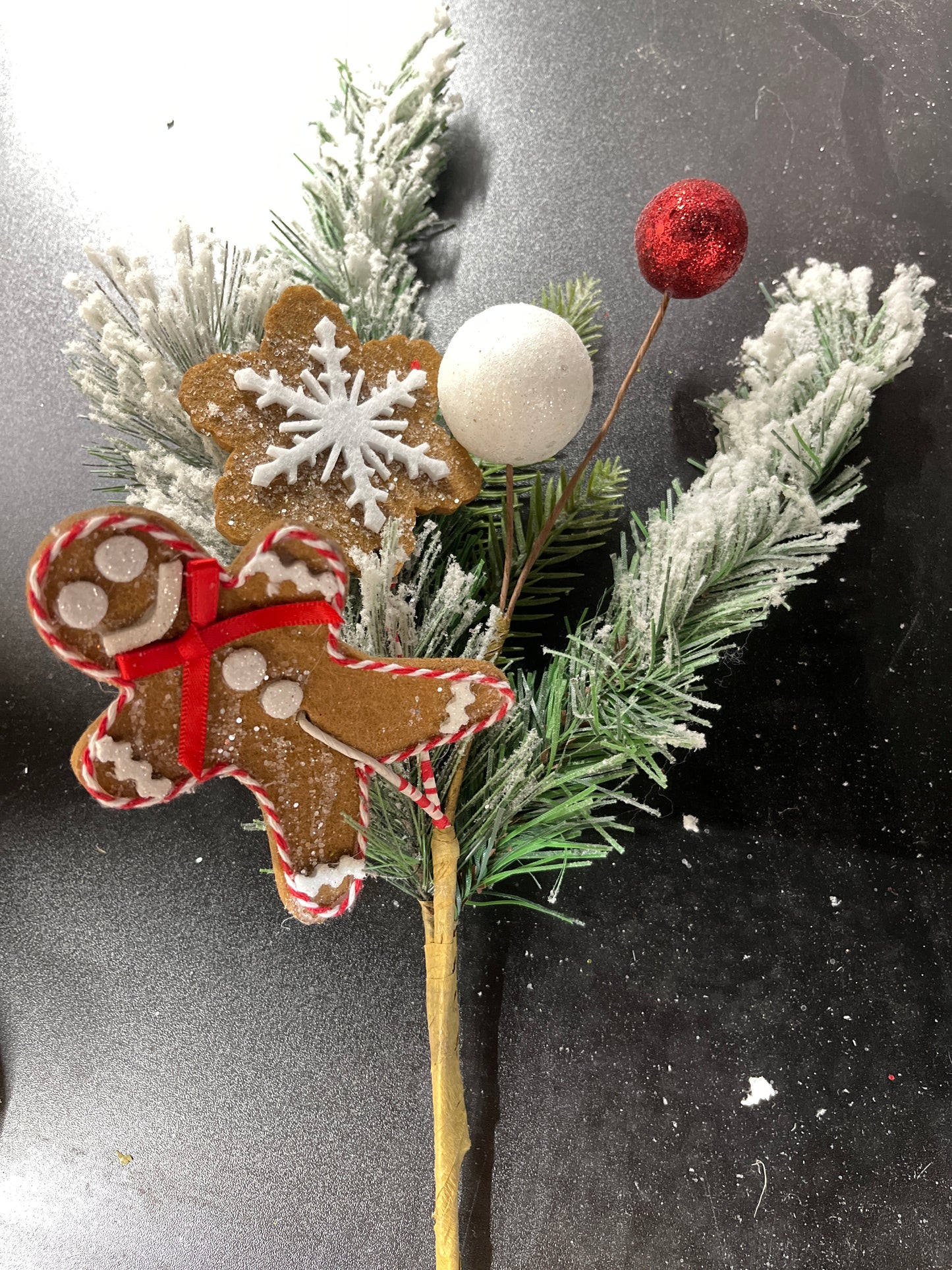 Gingerbread Cookie Pine Pick