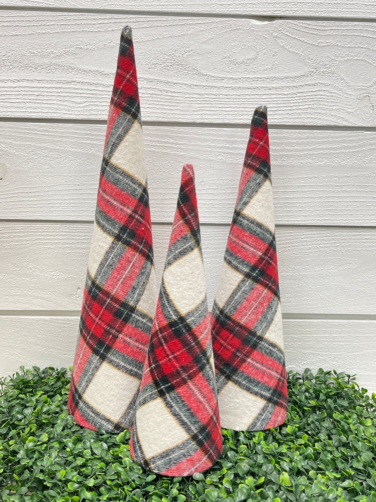 Plaid Cone Tree Set Of 3