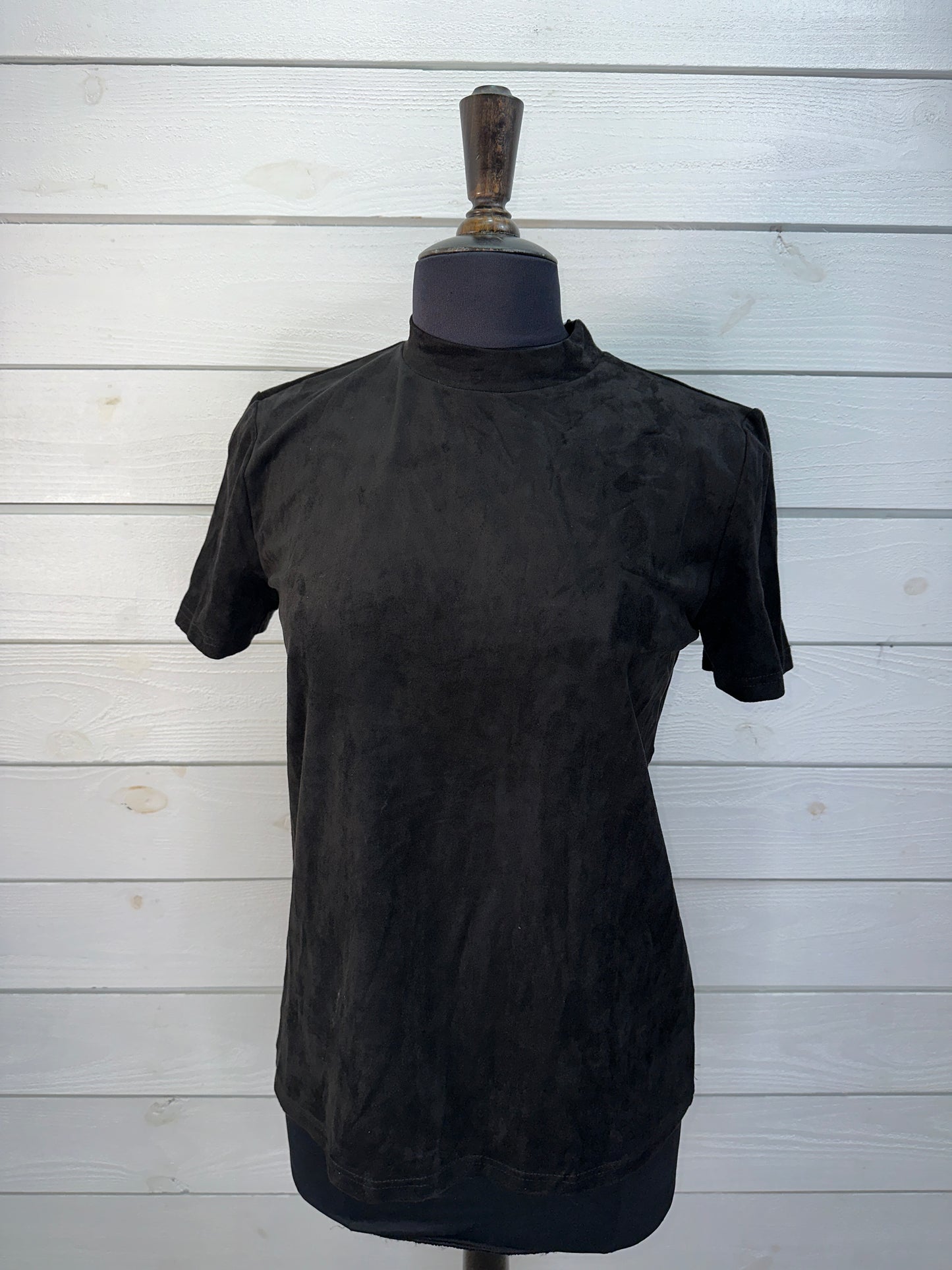 Black short sleeve suede top