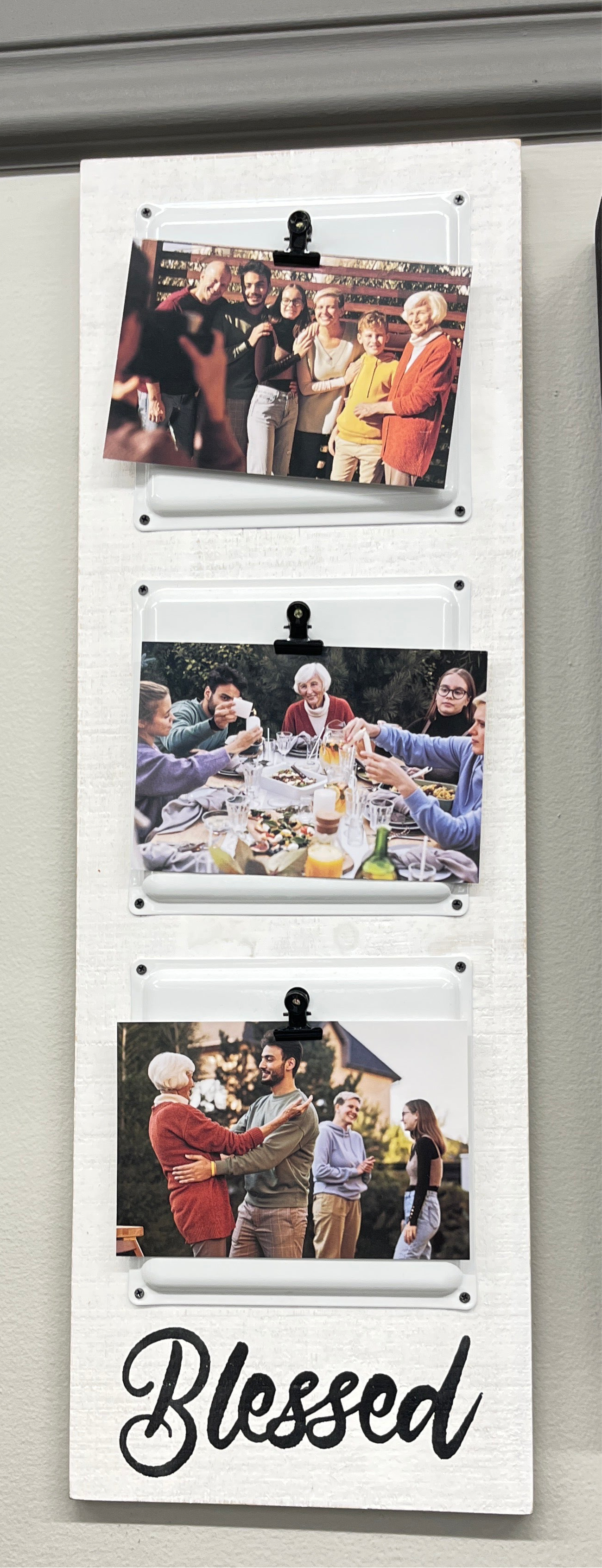 Wood Wall Picture Hanger With 3 Clips