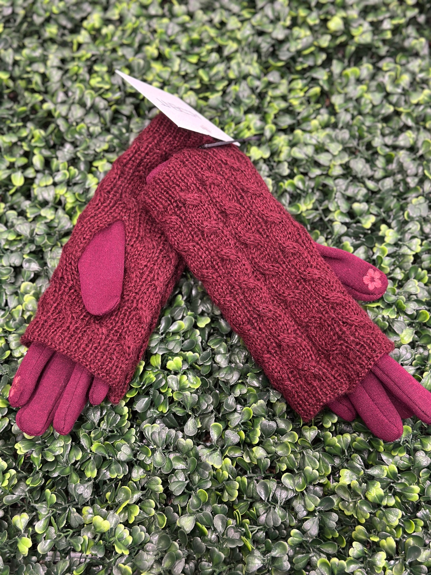 Accent Cable Knit Gloves