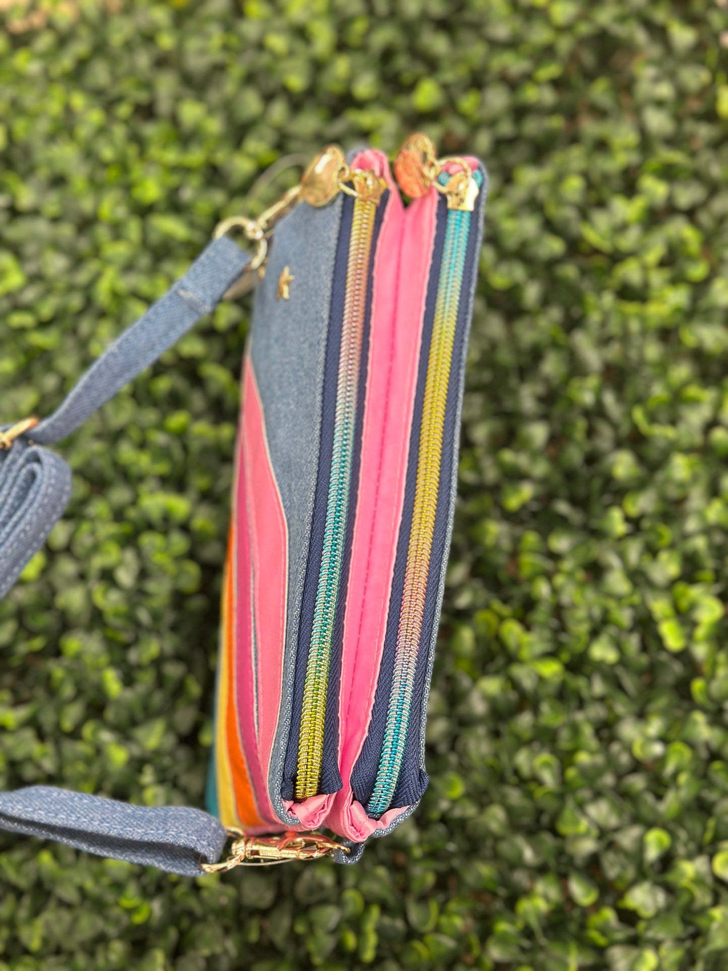 Charm It! Collector Crossbody