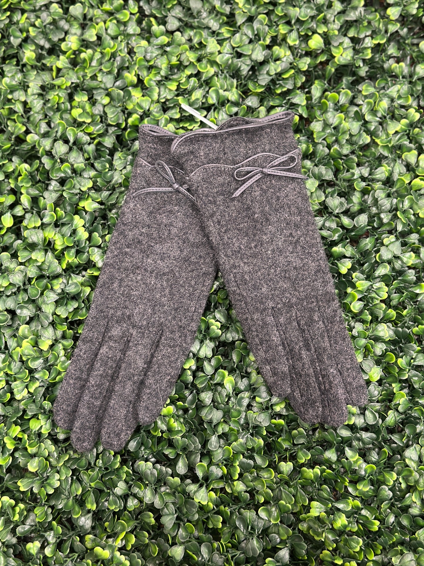 Wool/Nylon Knitted Gloves