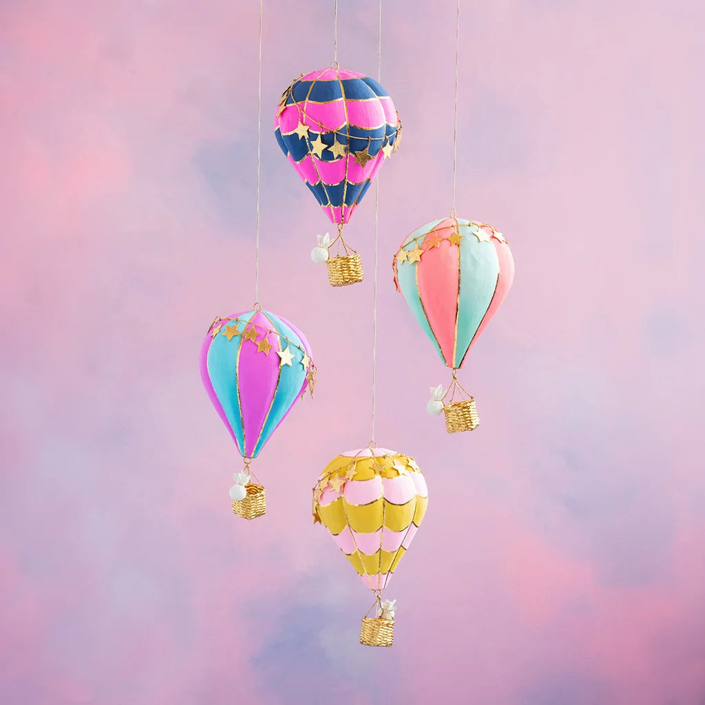 Glitterville Small Hot Air Balloon Display
