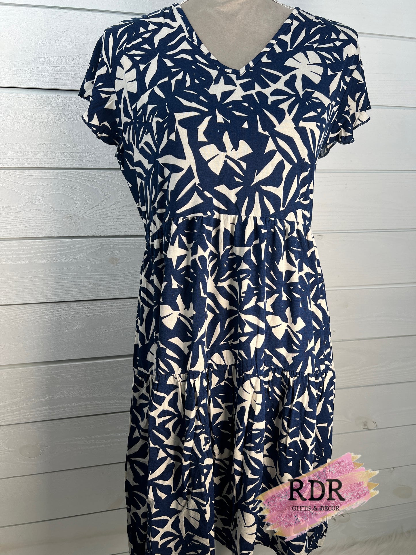 Ruffle Sleeve Swing Dress With Leaf Pattern Detail