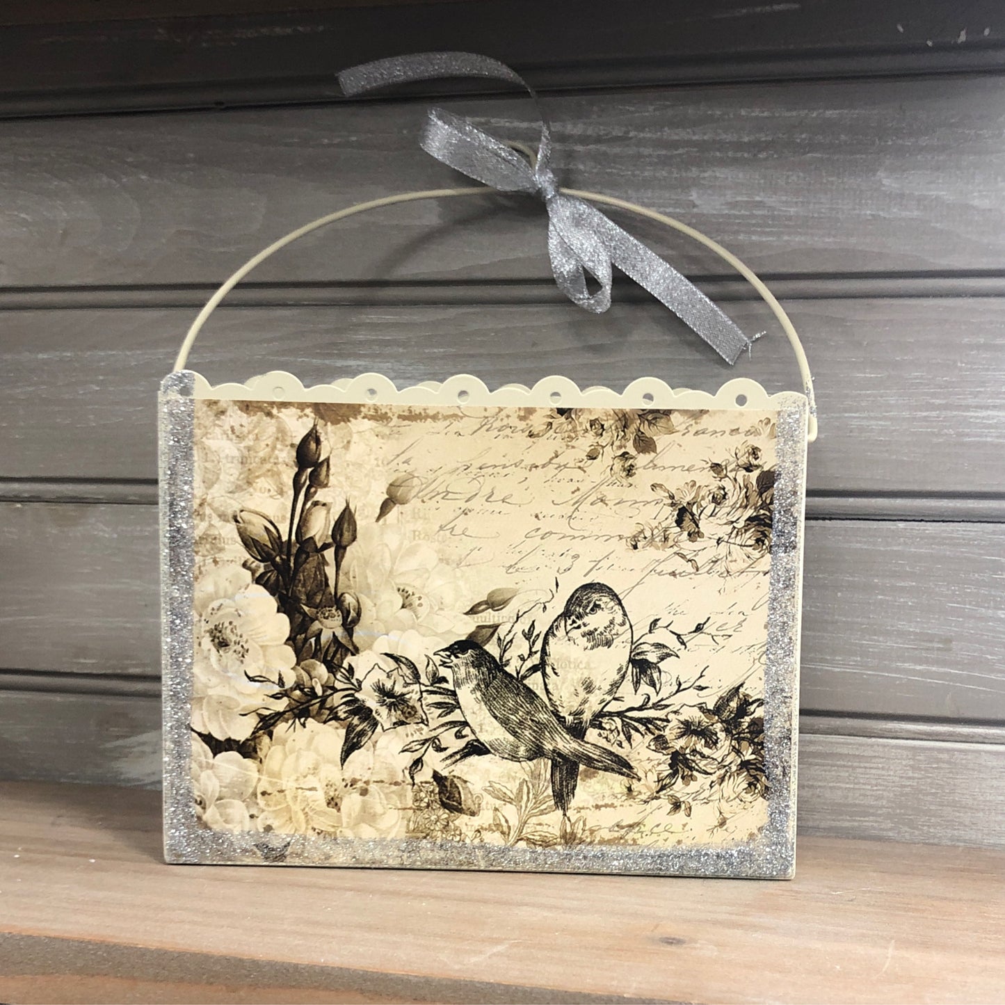 Decorative Postcard/Bird Tin Large