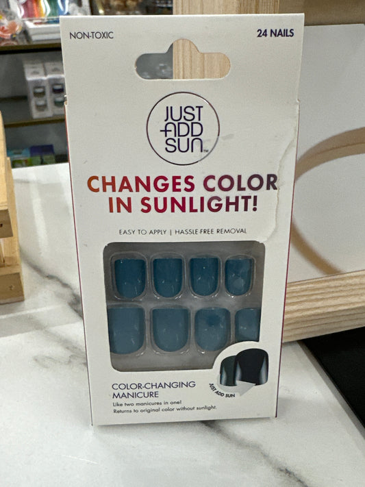 Tropical Storm Color Changing Nails