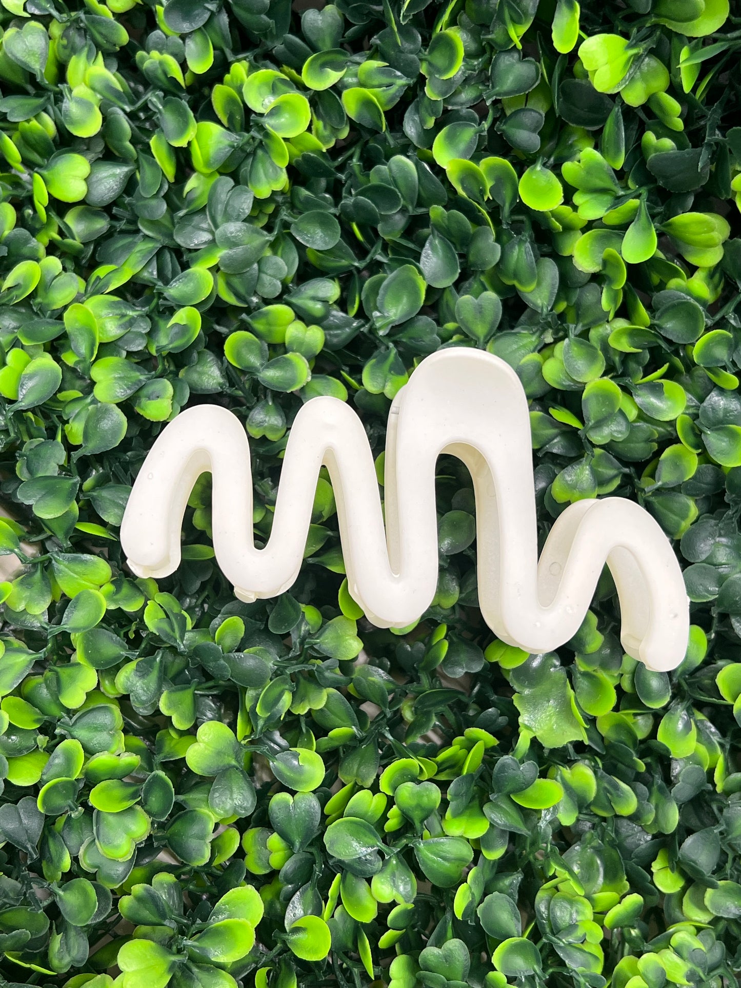 Large Wavy Hair Claw Clip