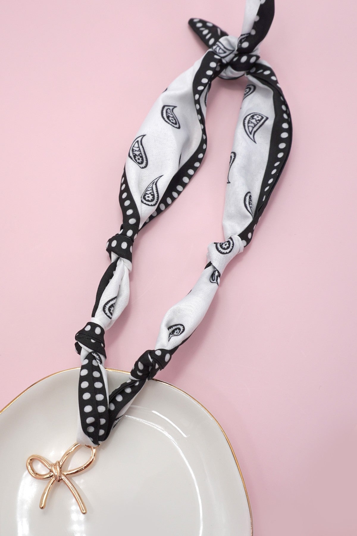Beautiful Scarf Necklaces With Pendant