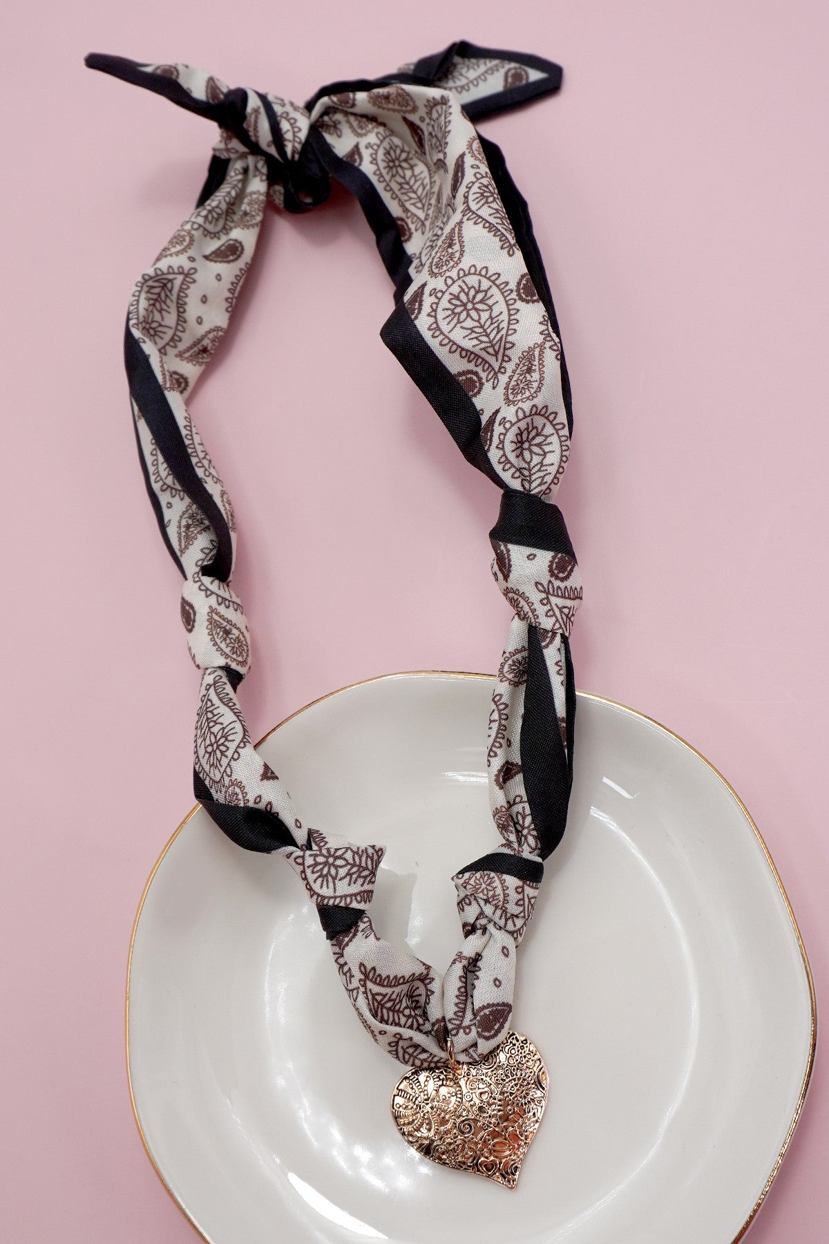 Beautiful Scarf Necklaces With Pendant