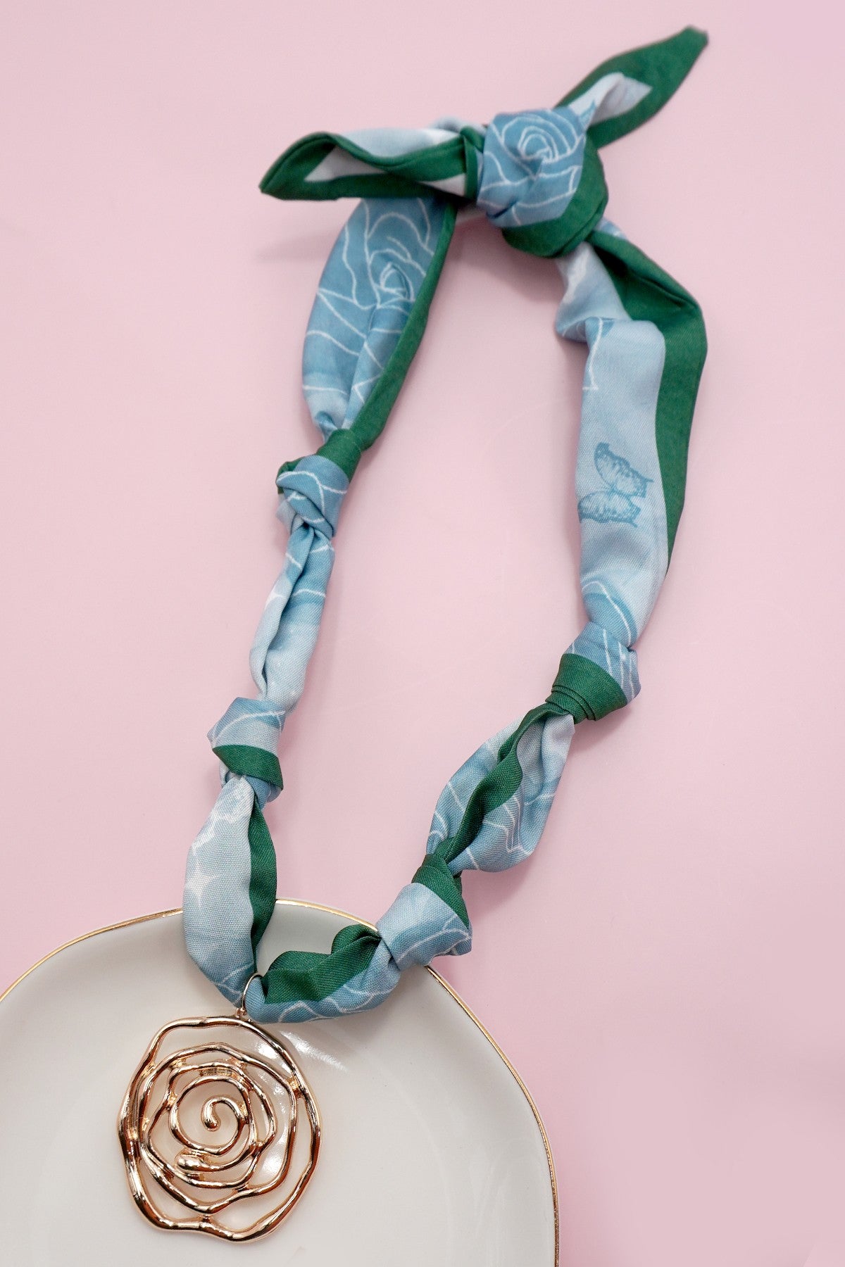 Beautiful Scarf Necklaces With Pendant