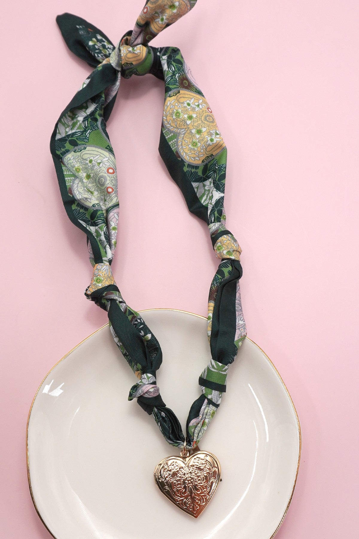 Beautiful Scarf Necklaces With Pendant