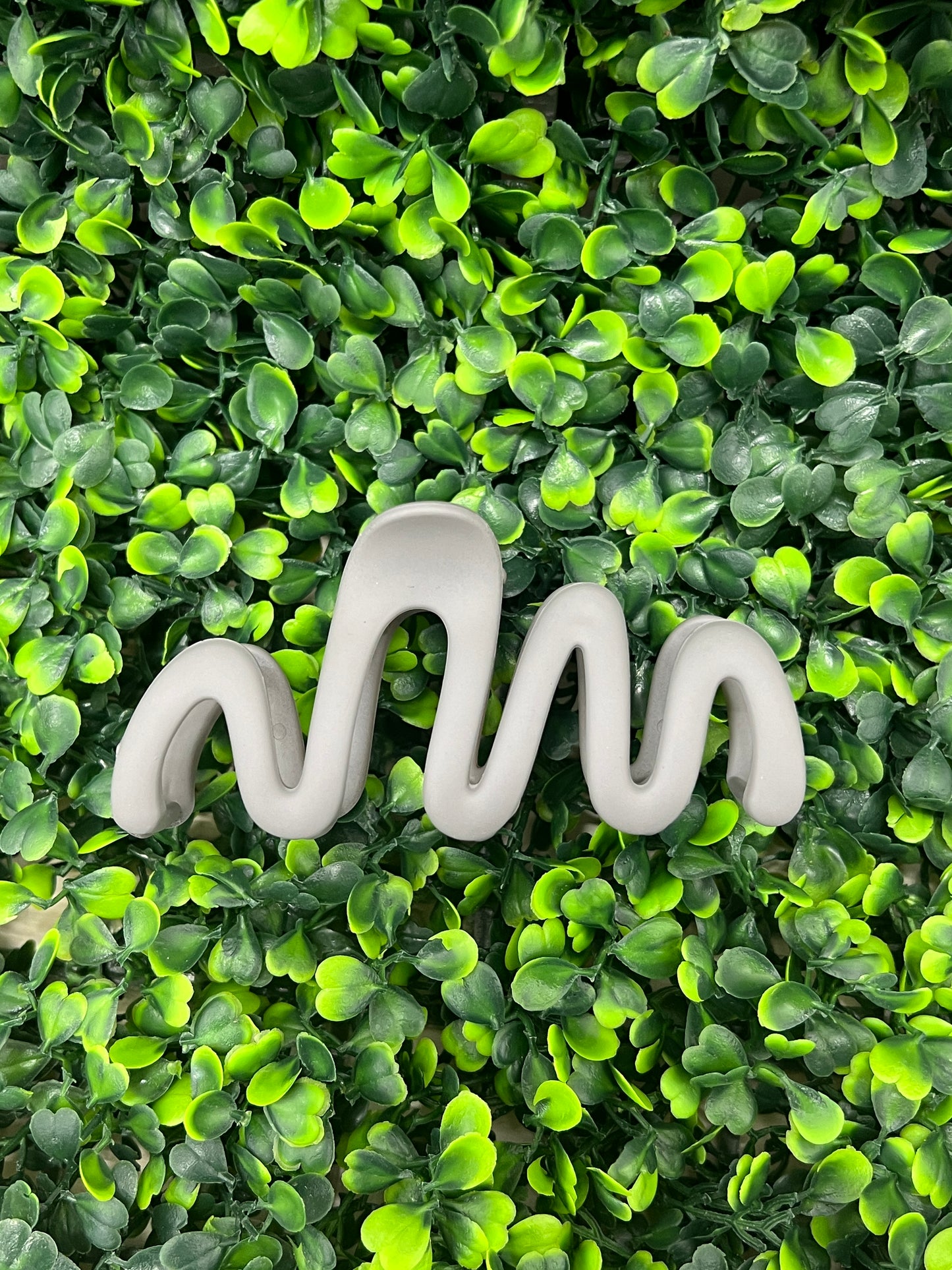 Large Wavy Hair Claw Clip