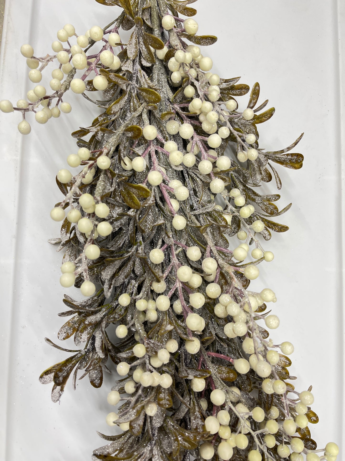 Snow Leaves & White Berry Drop