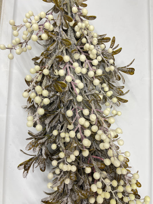 Snow Leaves & White Berry Drop