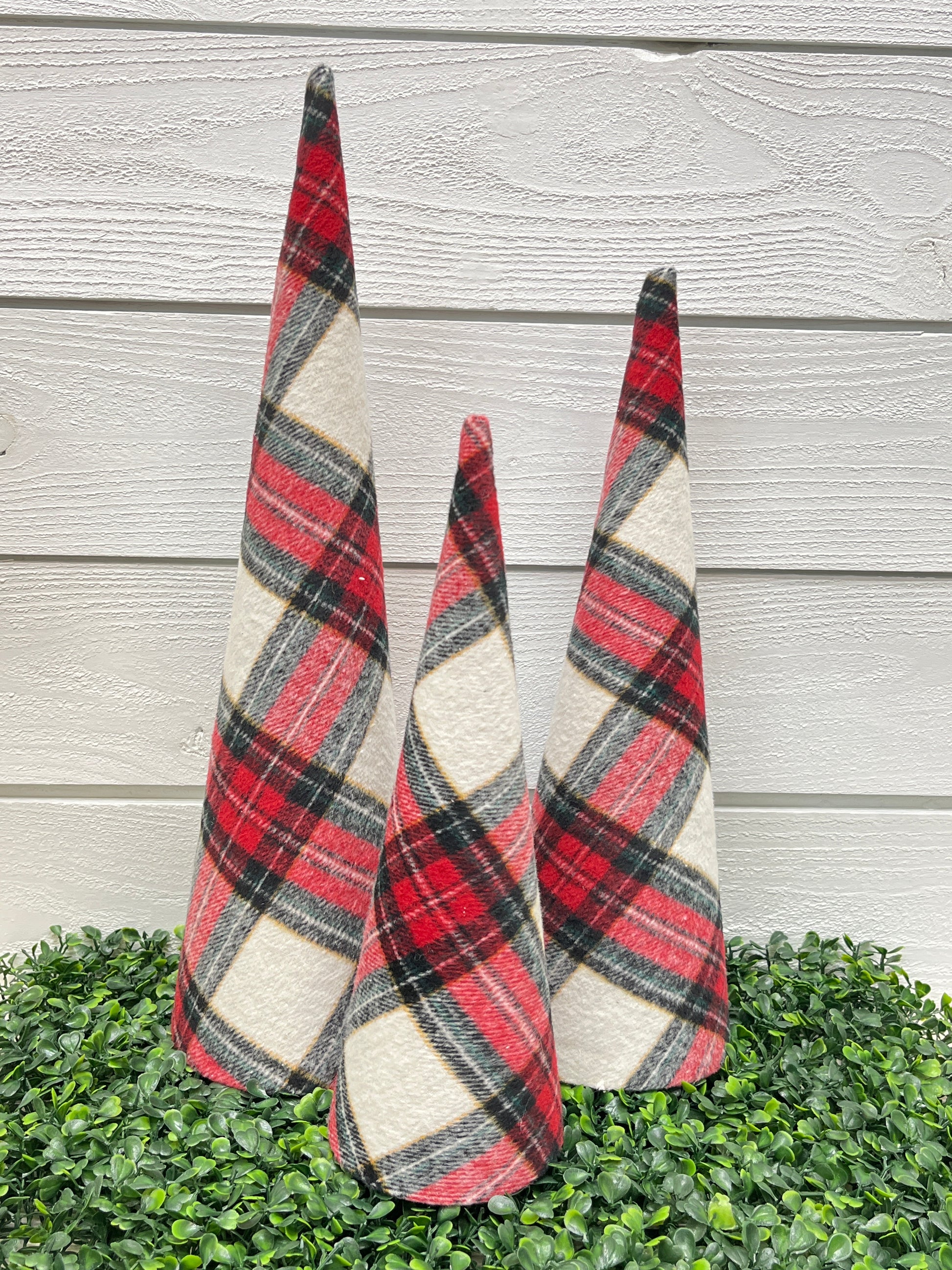 Plaid Cone Tree Set Of 3