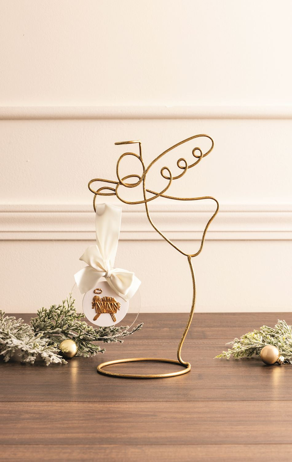 Mud Pie Gold Intaglio Ornament