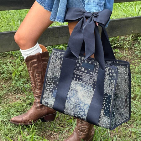 Case Mate Jelly Tote Bag- Navy Bandana Bow
