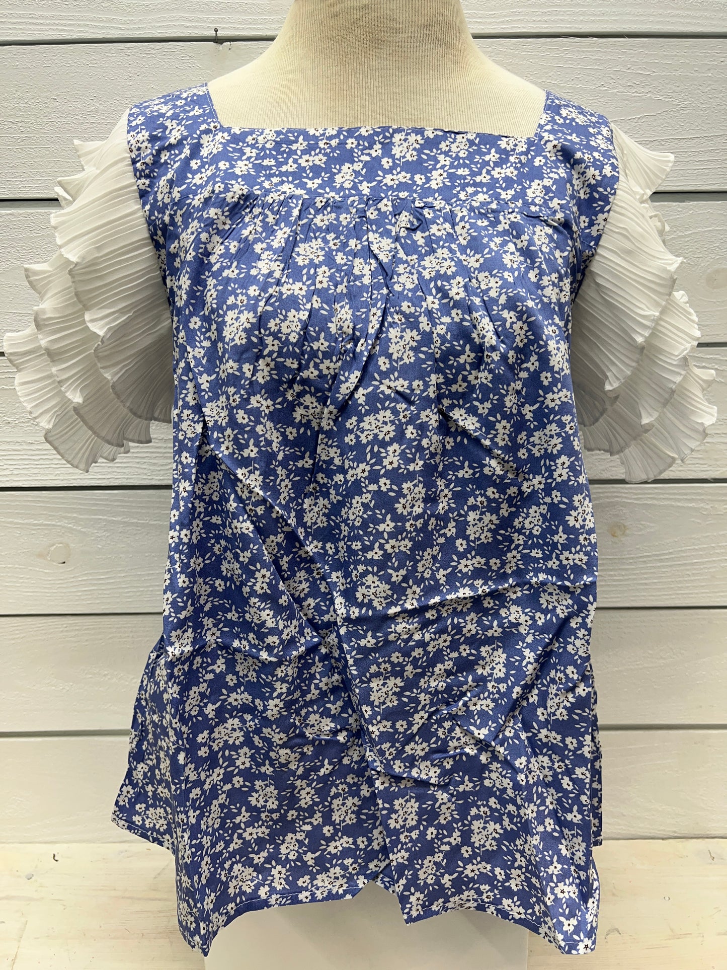 Grace + Emma Blue Floral Top With Ruffle Sleeves