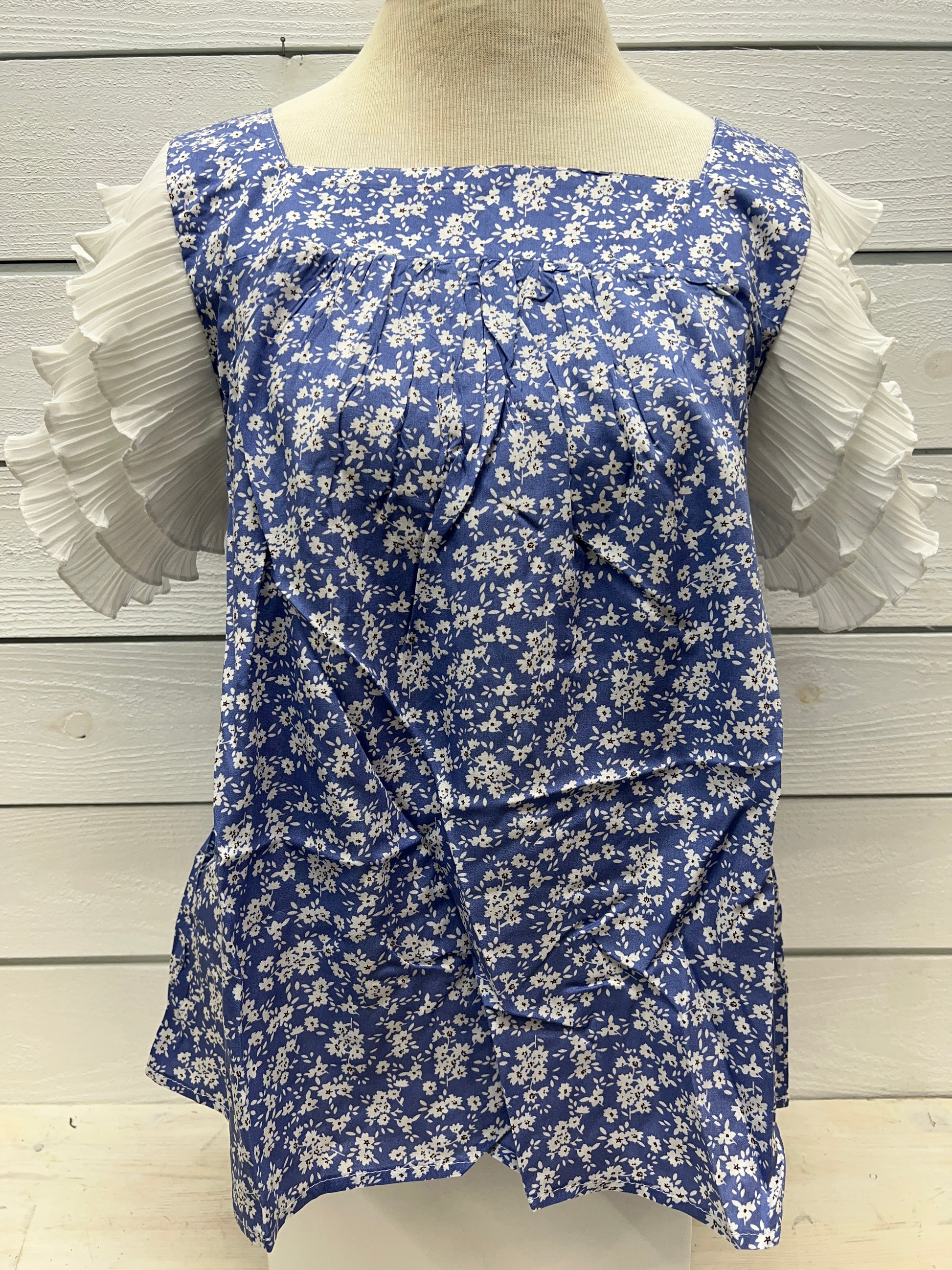 Grace + Emma Blue Floral Top With Ruffle Sleeves