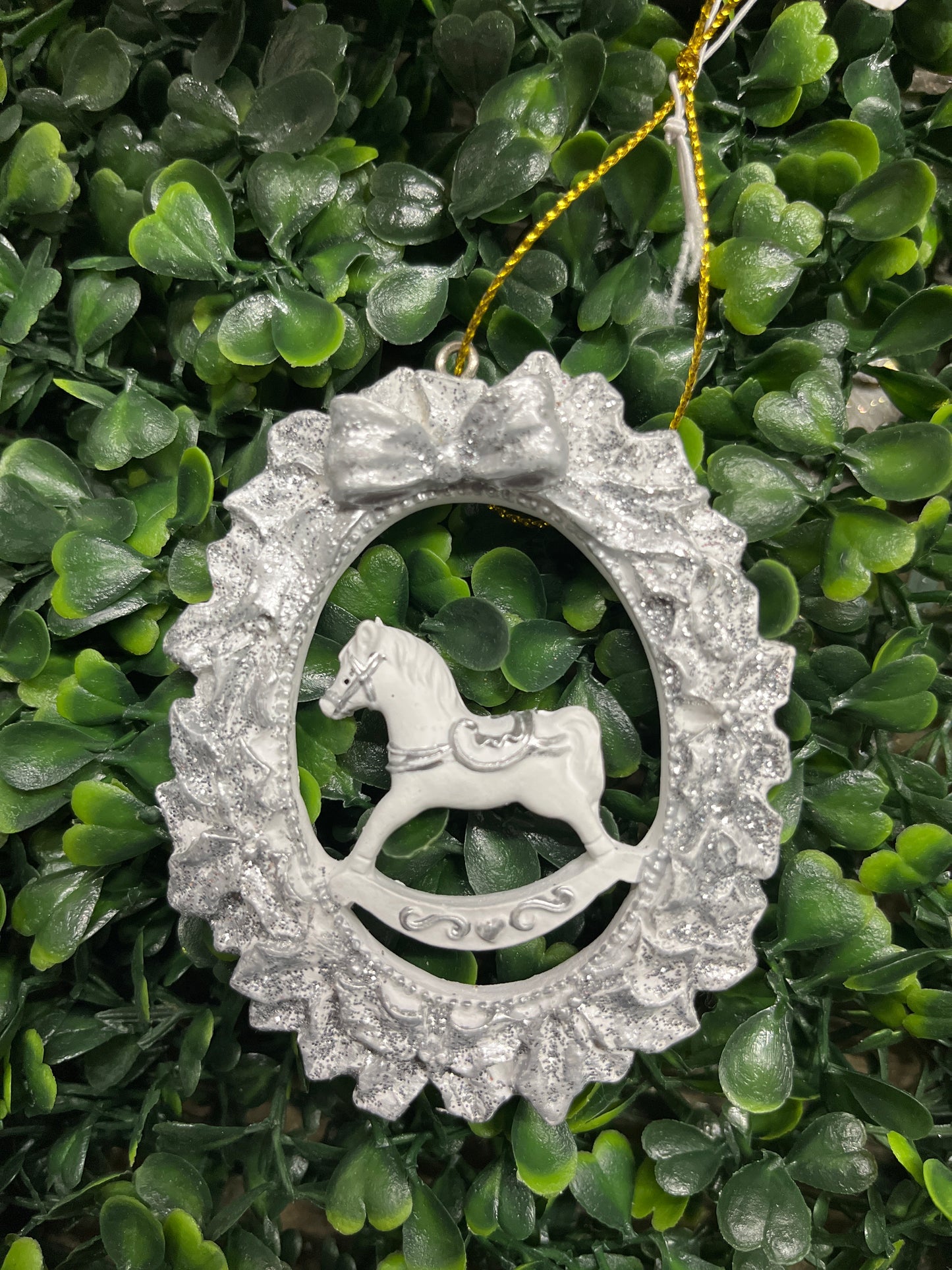 Silver Wreath Ornament With Inlay