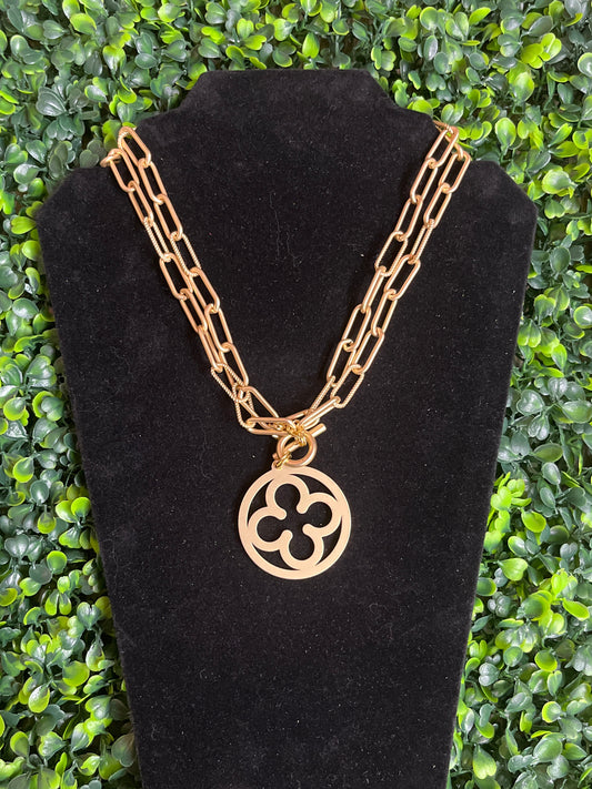 Matte Gold Metal Necklace With Clover Pendant