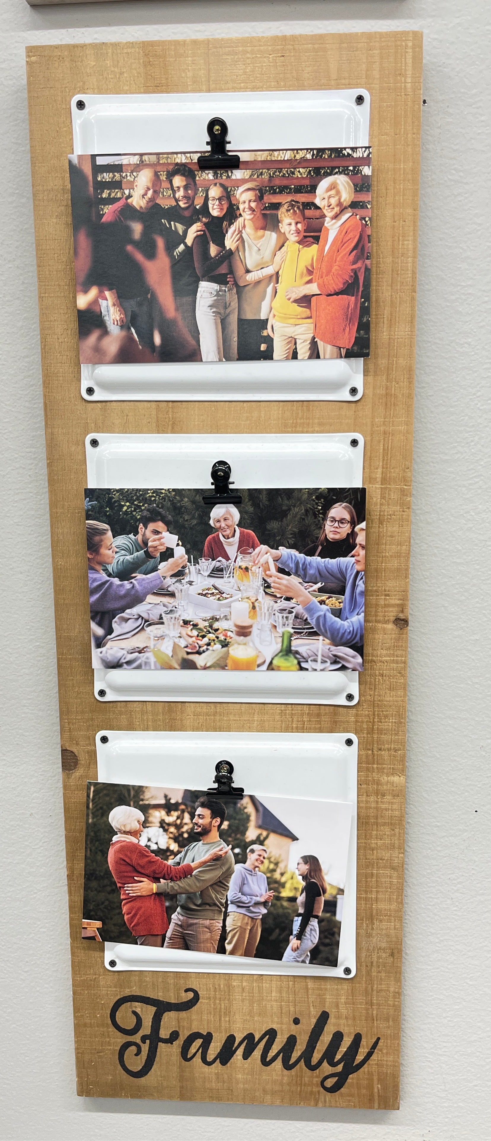 Wood Wall Picture Hanger With 3 Clips