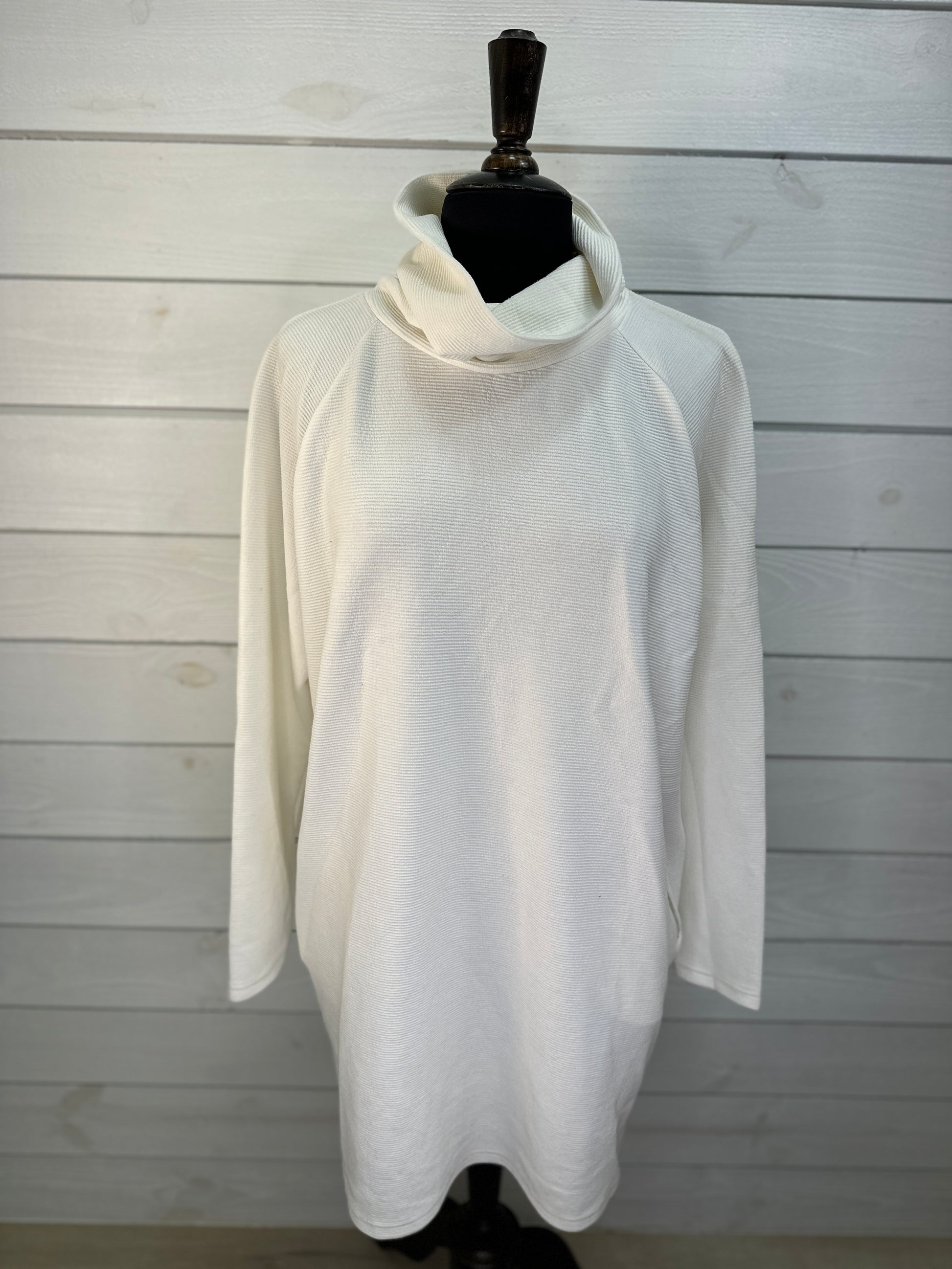 Coco + Carmen Off White Lyla Ribbed Tunic Zipper Pockets