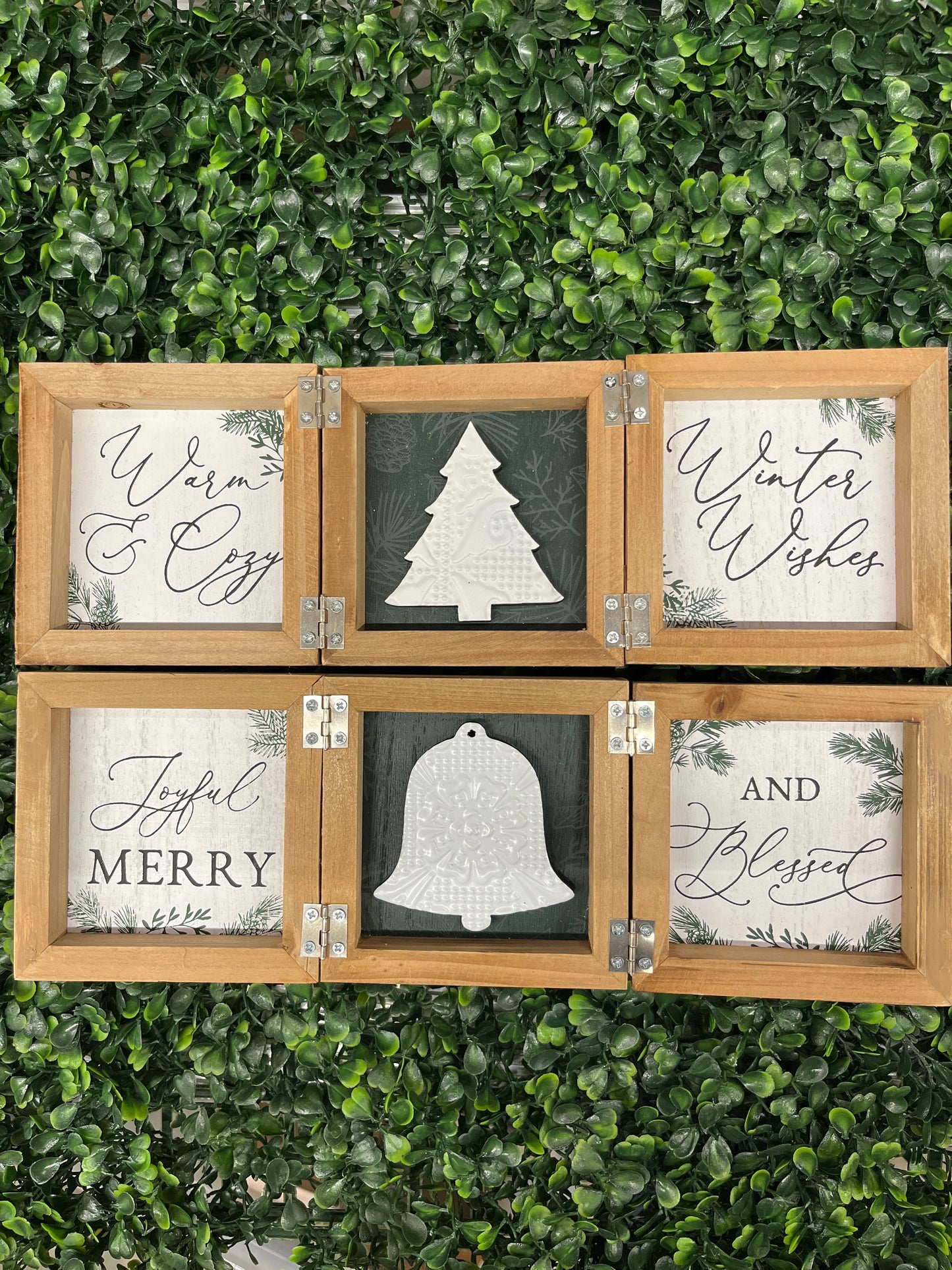 Small Wintergreen Trifold Sign