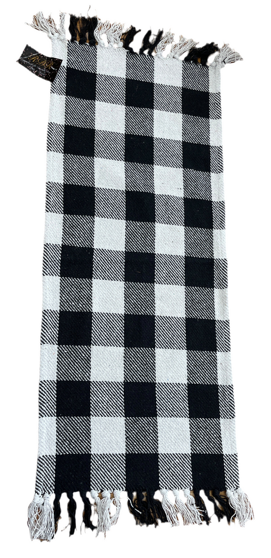 Black & White Short Runner