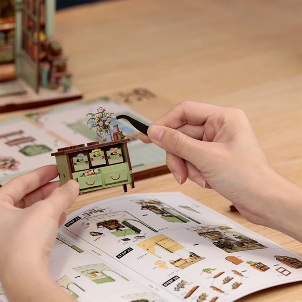 Champs-Elysees Florist DIY Miniature Book Nook Kit