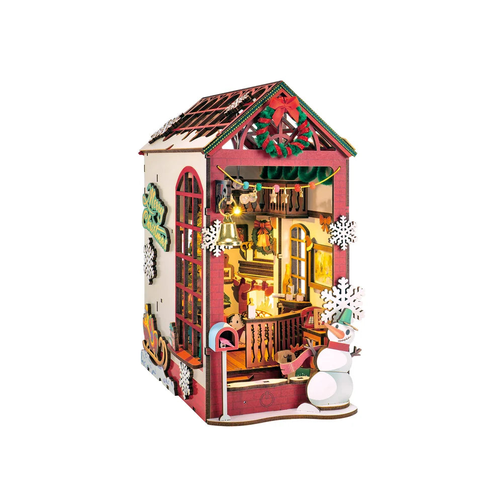 Christmas Indoor Scene Miniature Book Nook & Wonderland Kit