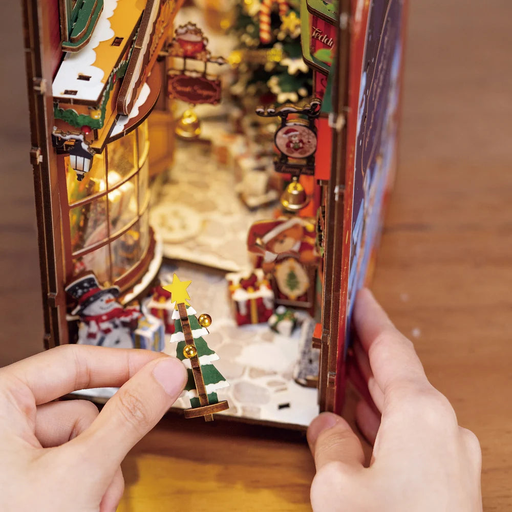 Christmas Street DIY Miniature Book Nook & Wonderland Kit