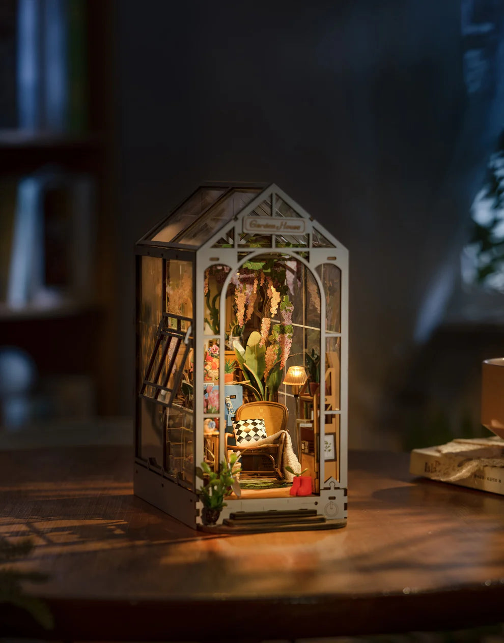 Garden House DIY Miniature Book Nook Kit