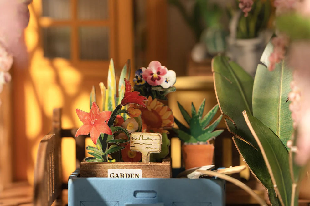 Garden House DIY Miniature Book Nook Kit