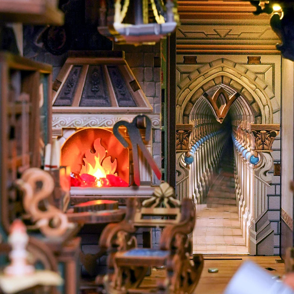 Leonardo Da Vinci w/ Dust Cover Type::DIY Miniature Book Nook Kit