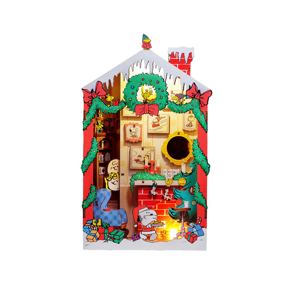 Peanuts® Christmas DIY Miniature Book Nook Kit