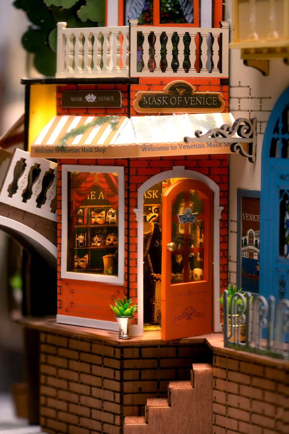 Romantic Venice w/ Dust Cover DIY Miniature Book Nook Kit