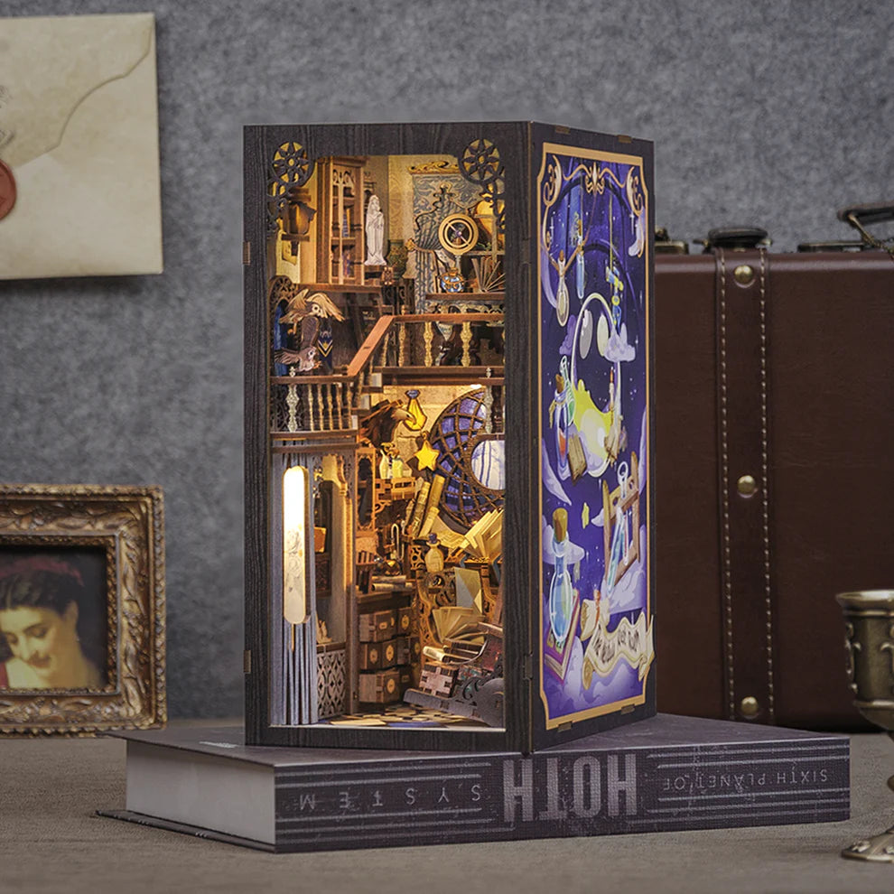 Nebula Common Room w/ Dust Cover DIY Miniature Book Nook Kit