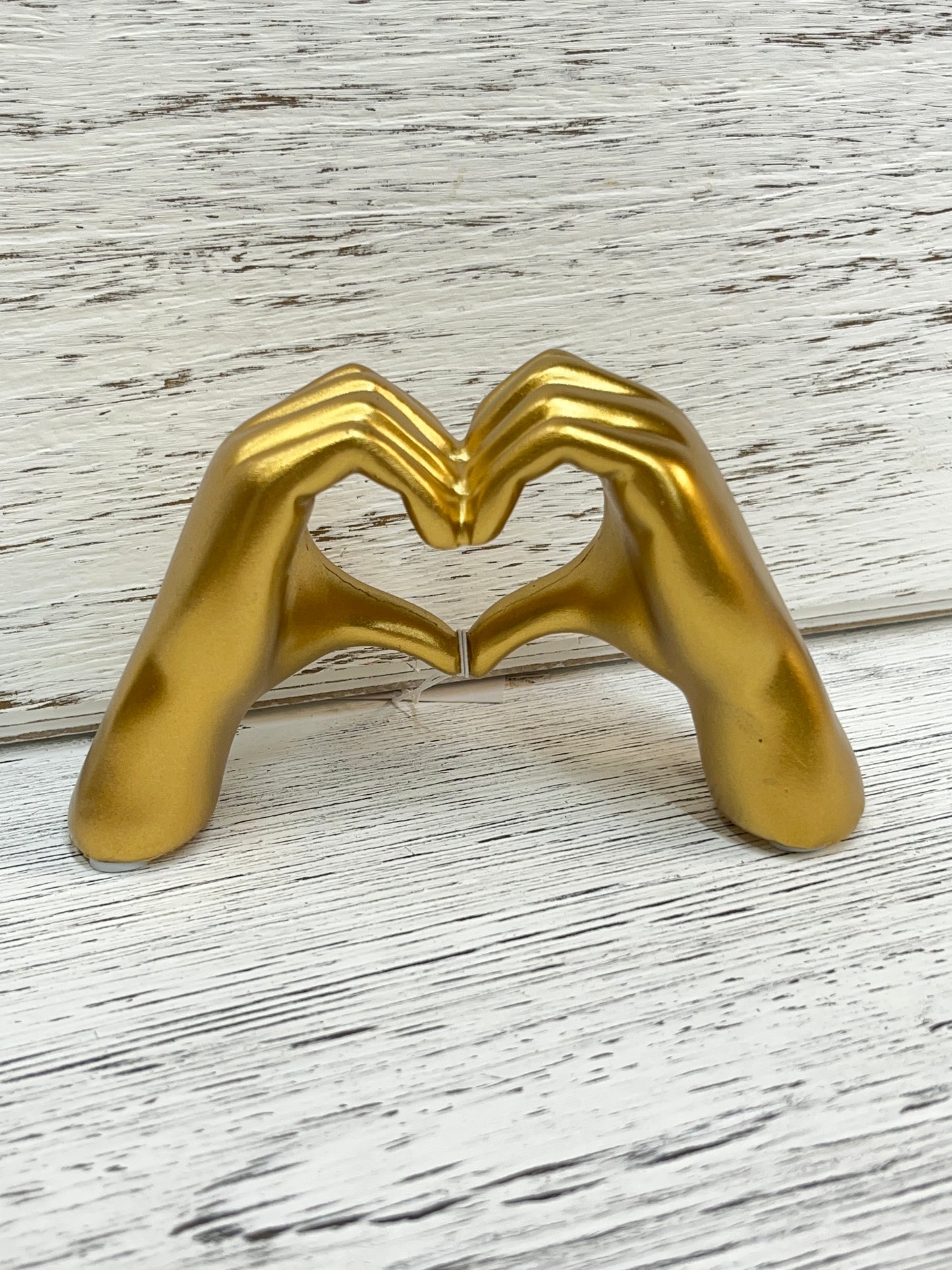Resin Heart Gesture Hands Tabletop Decor