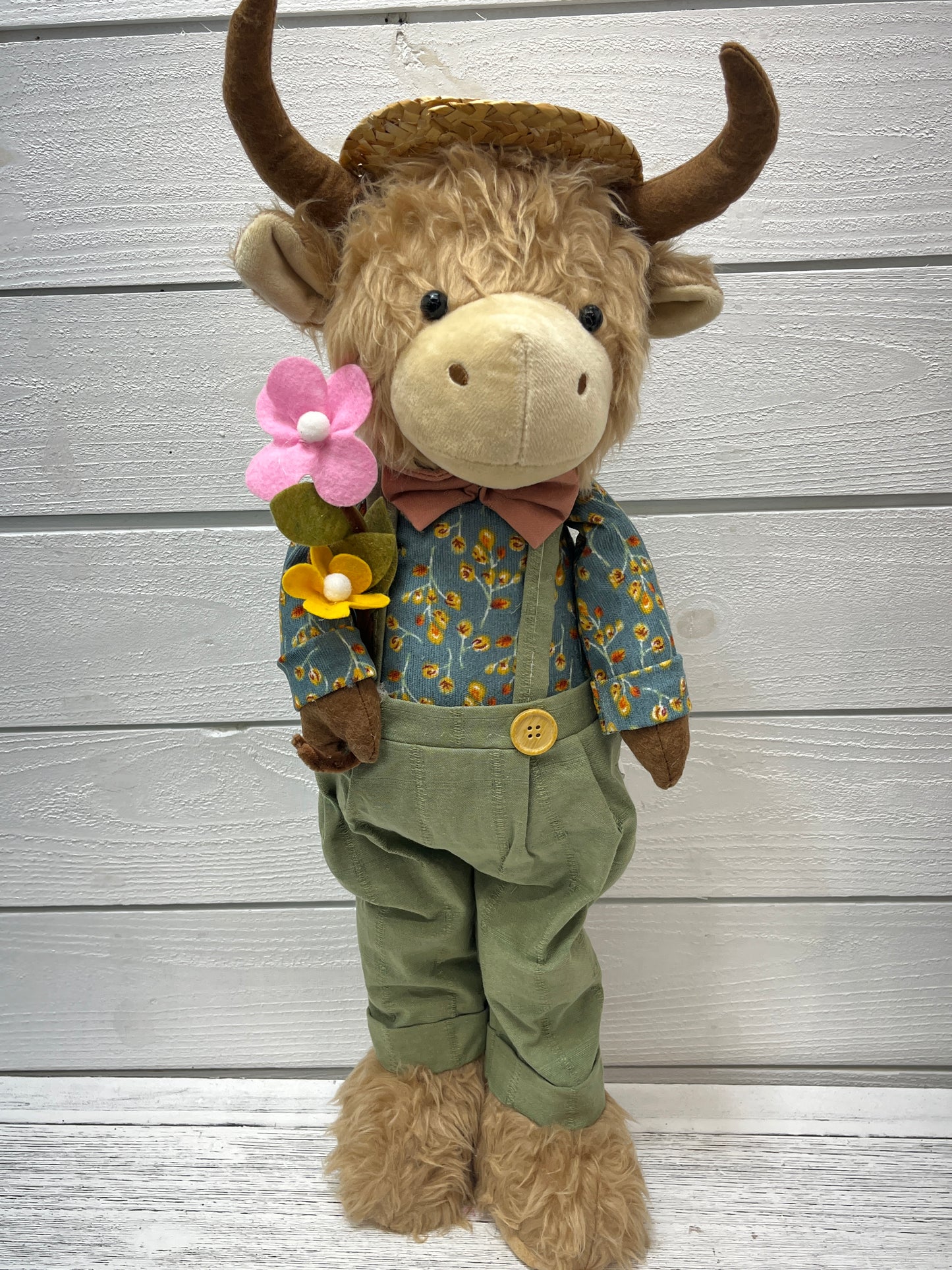 Spring Flowers Easter Highland Cow Stander