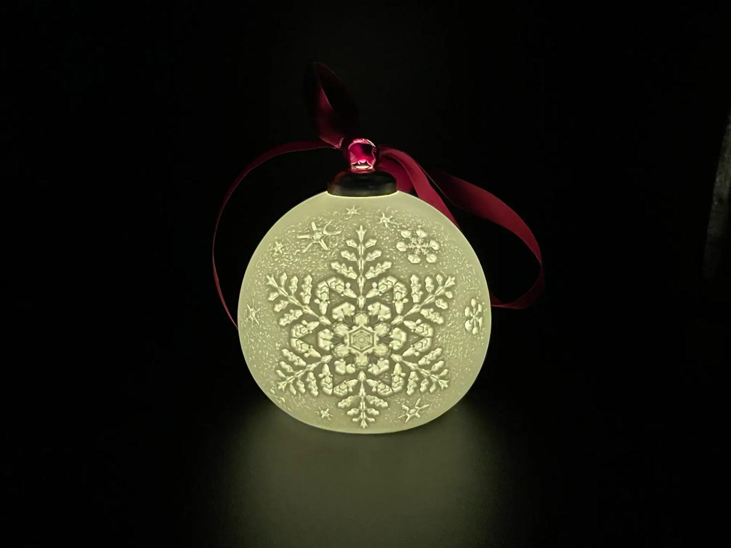 Luumii Lights Porcelain Christmas Ball Ornaments