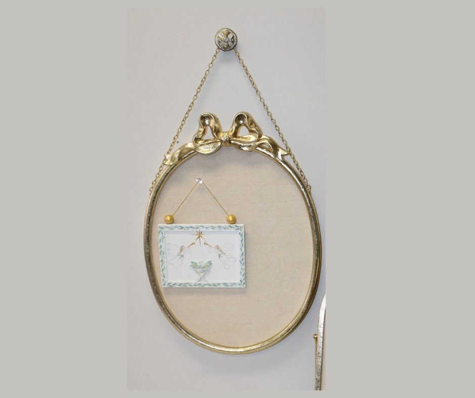 Gold Oval Metal Bow Bulletin Board