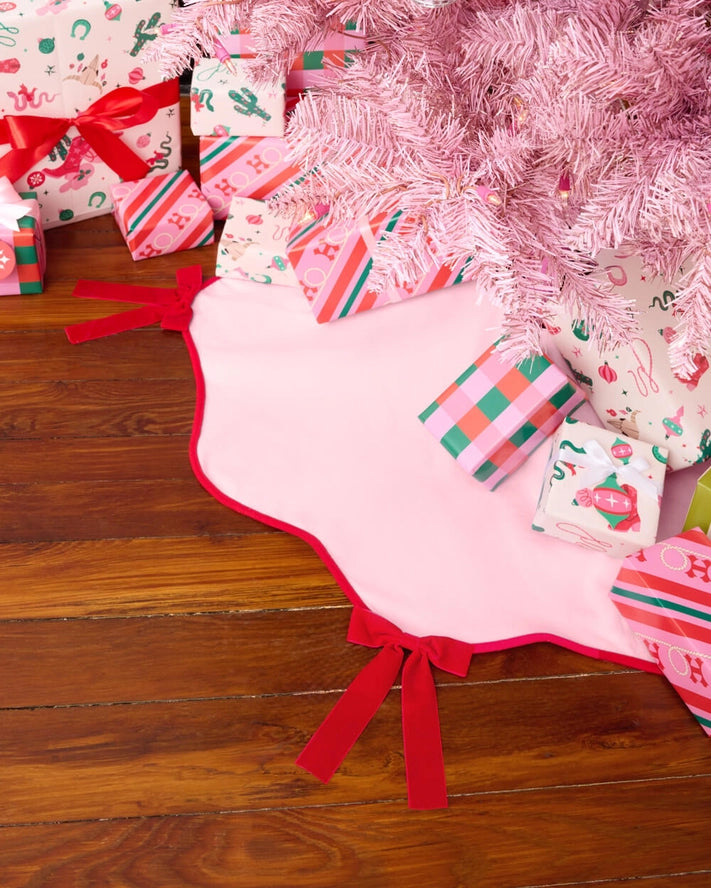 Pretty in Pink Wavy Christmas Tree Skirt With Red Velvet Bows Decor