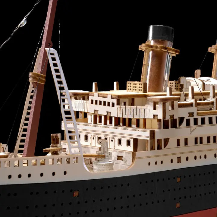 DIY 3D Wooden Puzzle: 1912 · Eternal Atlantic Voyager (Titanic)