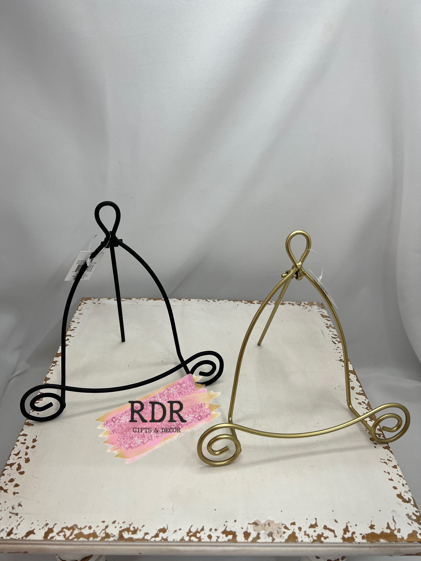 Metal Easel With Scroll Detail