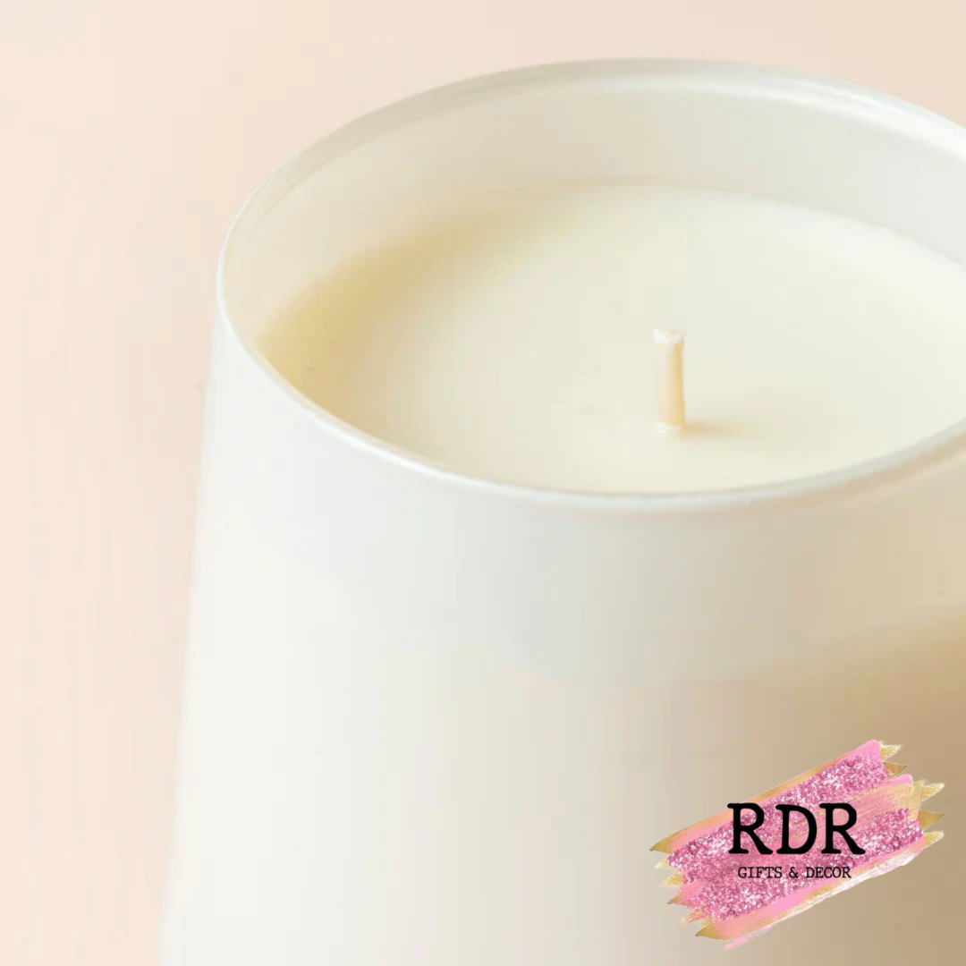 La Jolie Muse Candle- Vanilla Cake Oval Scented Candle