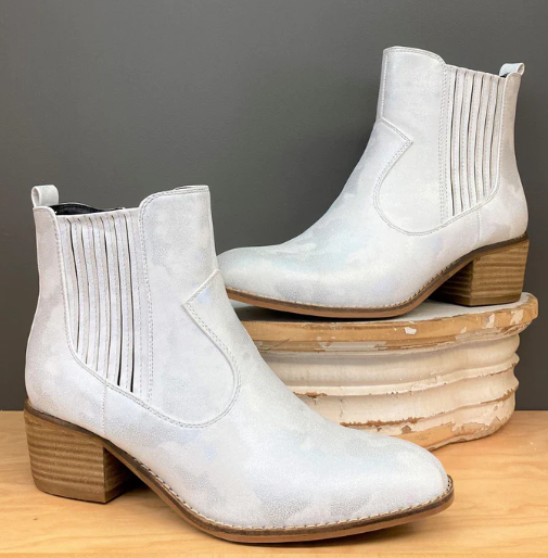 Corkys Metallic White Starboard Boot