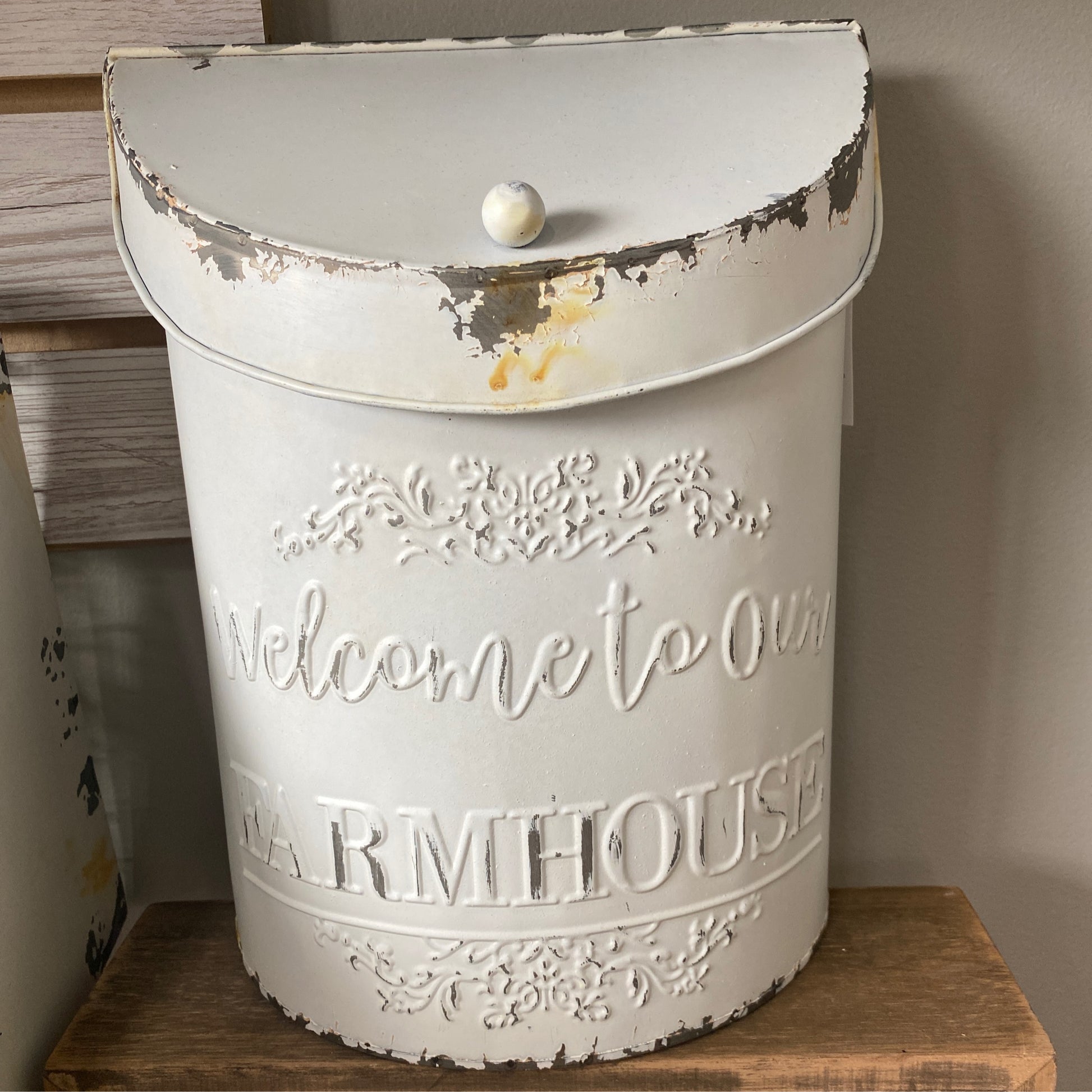 Farmhouse White Tin